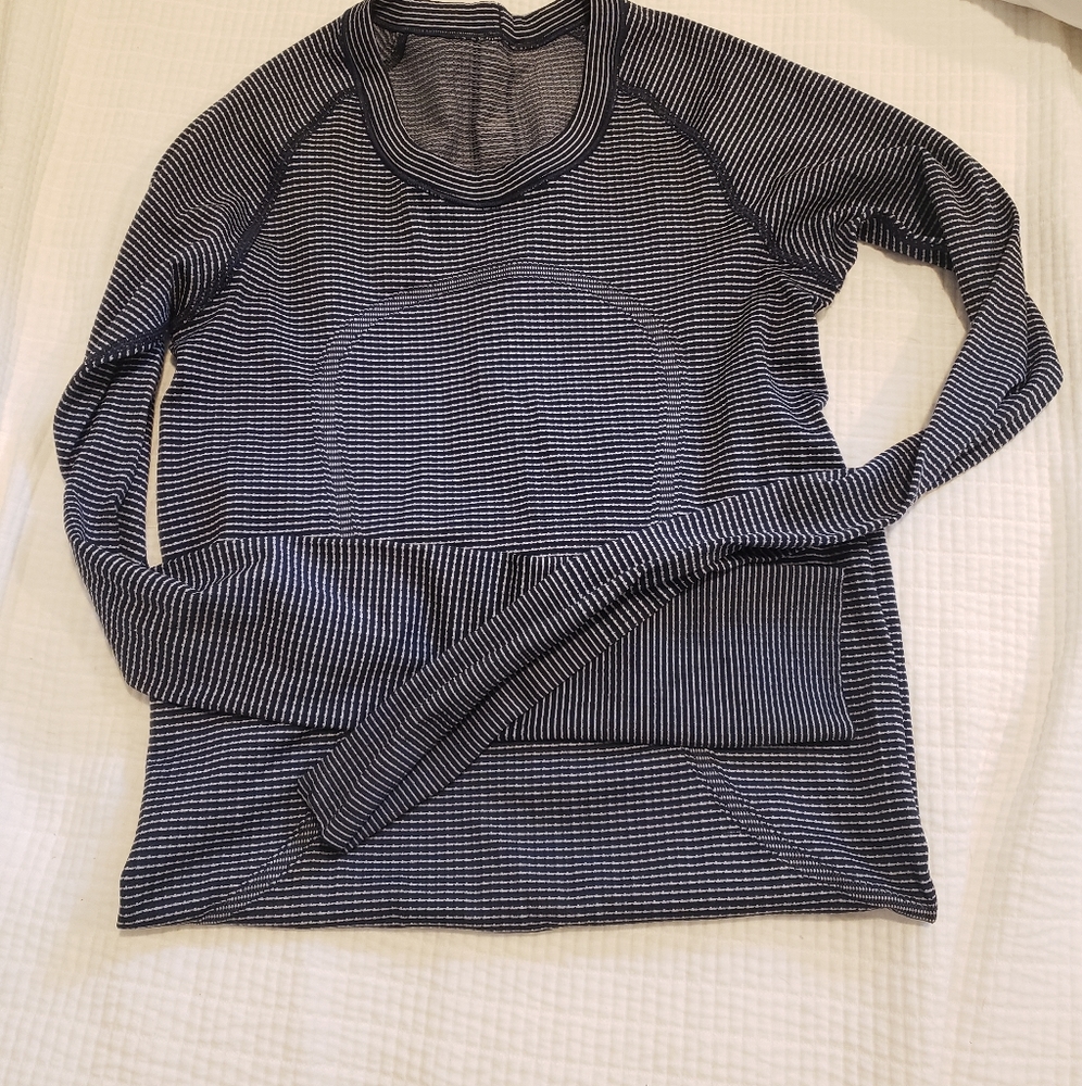 Navy and white Swiftly Tech long sleeve